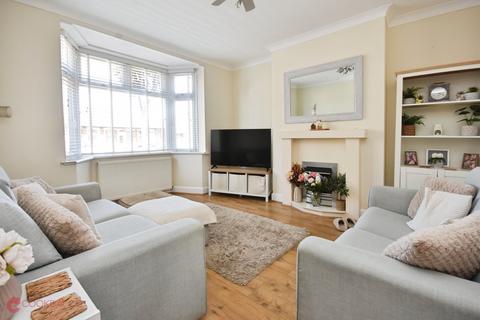 4 bedroom semi-detached house for sale, Queens Avenue, Ramsgate