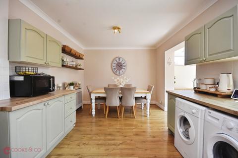 4 bedroom semi-detached house for sale, Queens Avenue, Ramsgate