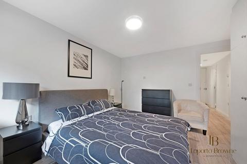 2 bedroom farm house to rent, Heather Walk, W10