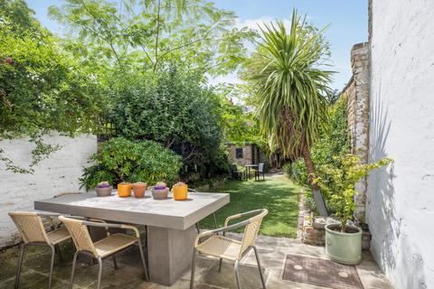 2 bedroom terraced house to rent, Prior Street London SE10