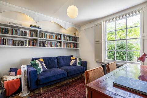 2 bedroom terraced house to rent, Prior Street London SE10