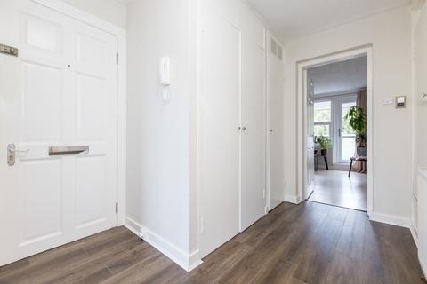 2 bedroom flat for sale, 9/6 Newhaven Main Street, Edinburgh, EH6 4NA
