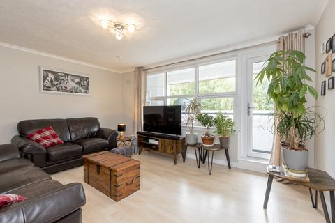 2 bedroom flat for sale, 9/6 Newhaven Main Street, Edinburgh, EH6 4NA