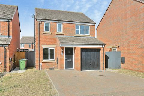 3 bedroom detached house for sale, Skipper Loke, Narborough
