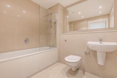 2 bedroom flat to rent, WINCHESTER HOUSE, Bracknell RG12