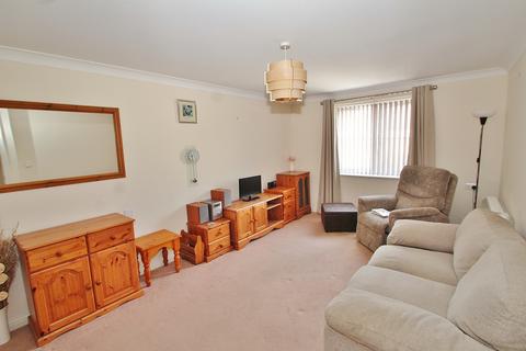 1 bedroom apartment for sale, Otters Court, Witney, OX28