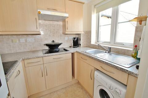 1 bedroom apartment for sale, Otters Court, Witney, OX28