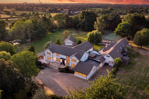 5 bedroom detached house for sale, Chester Road, Dunham On The Hill