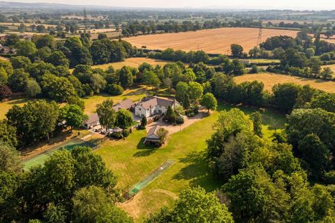 5 bedroom detached house for sale, Chester Road, Dunham On The Hill
