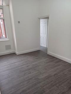 2 bedroom semi-detached house to rent, Townley Street, Middleton M24
