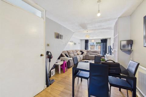 3 bedroom terraced house to rent, Whitehall Road, Middlesex UB8