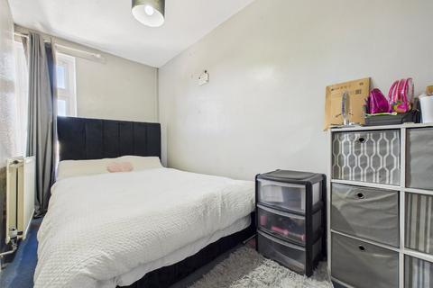 3 bedroom terraced house to rent, Whitehall Road, Middlesex UB8