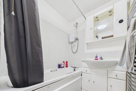 3 bedroom terraced house to rent, Whitehall Road, Middlesex UB8