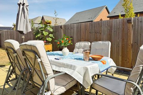 2 bedroom semi-detached house for sale, Paddock Way, Crowthorne, Berkshire