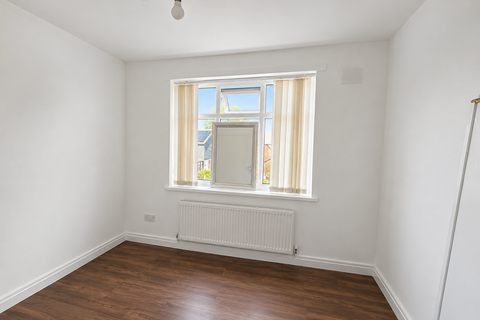1 bedroom in a house share to rent, Erskine Road, Manchester M9
