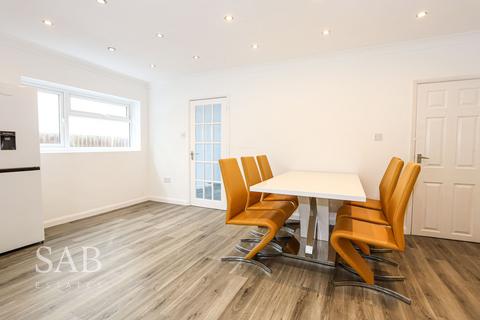 3 bedroom semi-detached house to rent, Collingwood Road, Uxbridge, UB8