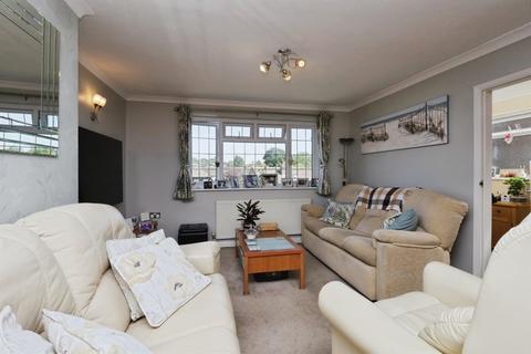 3 bedroom semi-detached house for sale, Harebeating Crescent, Hailsham