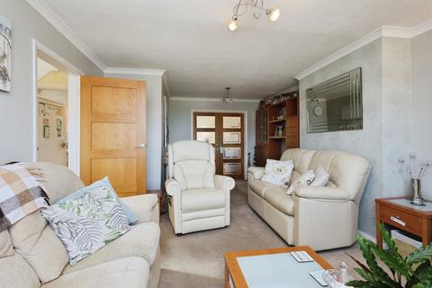 3 bedroom semi-detached house for sale, Harebeating Crescent, Hailsham