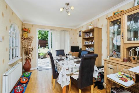 3 bedroom semi-detached house for sale, Harebeating Crescent, Hailsham