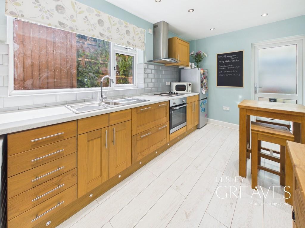 House in Gedling, Nottinghamshire - View 2