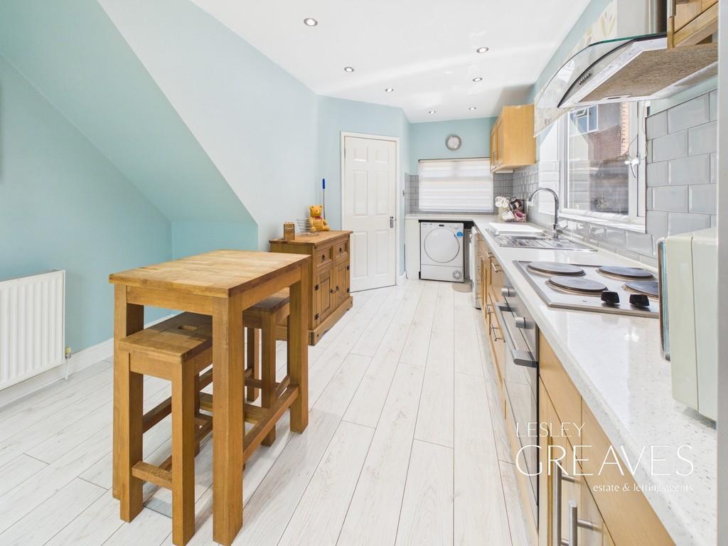 House in Gedling, Nottinghamshire - View 5
