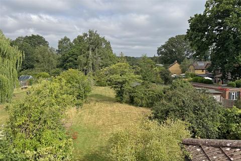 4 bedroom detached house for sale, Chiddingfold - *No Onward Chain*