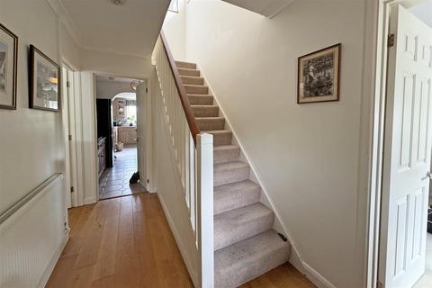 4 bedroom detached house for sale, Chiddingfold - *No Onward Chain*