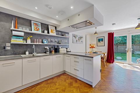 3 bedroom end of terrace house for sale, Festival Court, Glasgow G51