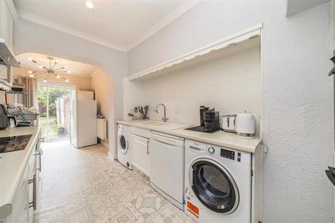 3 bedroom semi-detached house for sale, Wricklemarsh Road, London SE3