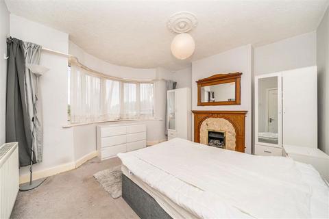 3 bedroom semi-detached house for sale, Wricklemarsh Road, London SE3