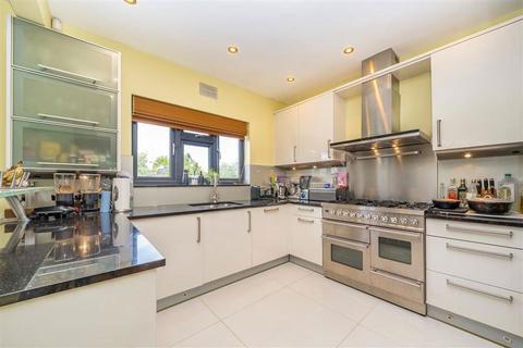 4 bedroom house for sale, Horncastle Road, London SE12