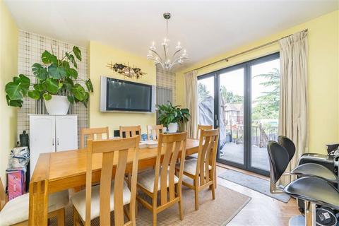 4 bedroom house for sale, Horncastle Road, London SE12