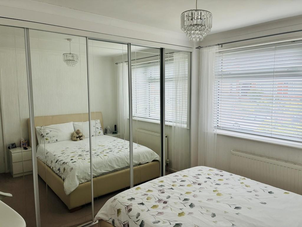 Masterbedroom3
