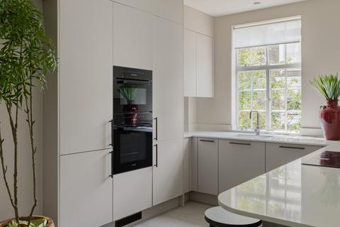3 bedroom apartment for sale, Cornwall Gardens, London, SW7