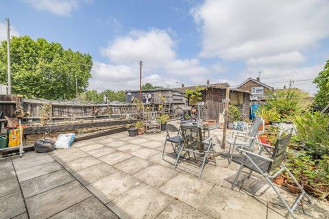 3 bedroom end of terrace house for sale, Beaver Lane, Ashford, Kent, TN23