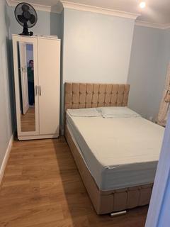 4 bed house for rent in Preston Gardens, Luton, LU2