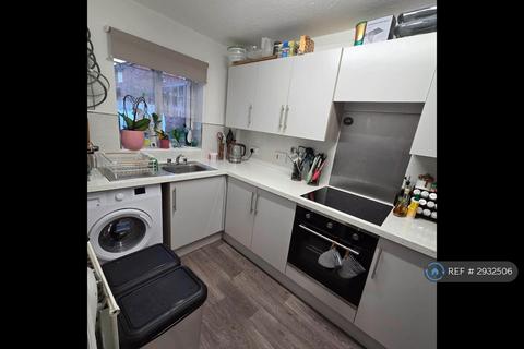 2 bedroom terraced house to rent, Troika Close, Banbury, OX16