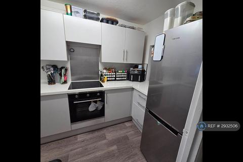 2 bedroom terraced house to rent, Troika Close, Banbury, OX16