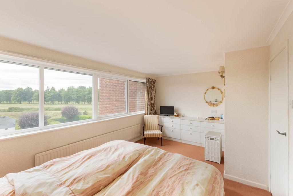 House in Newcastle upon Tyne, North Gosforth - More