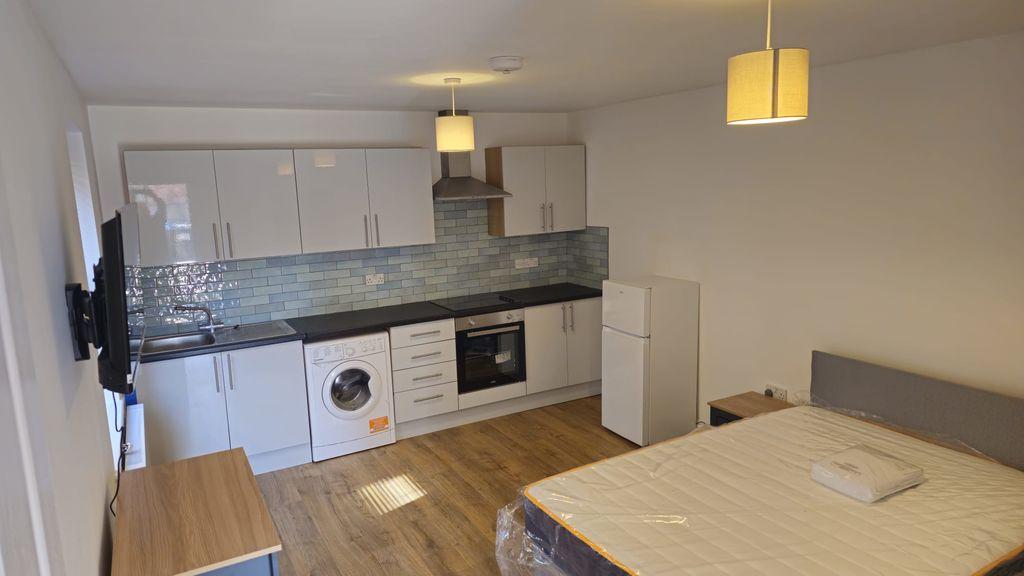 Wimborne Road, Bournemouth - View 5