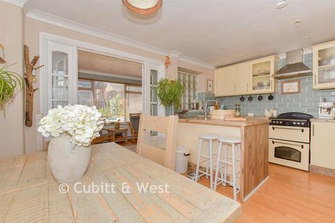 3 bedroom semi-detached house for sale, Kirdford Close, Rustington BN16