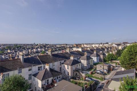 2 bedroom apartment to rent, 68 College Avenue, Plymouth PL4