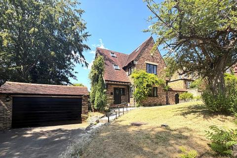 East Hill, Sanderstead, Surrey, CR2 0AL