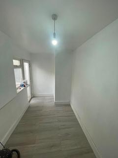 3 bedroom end of terrace house to rent, Colchester Avenue, Aldersbrook Manor, Aldersbrook Manor Park, Ilford, London, E12 5LE