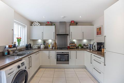 4 bedroom house to rent, Sir Bernard Lovell Road, Malmesbury, SN16