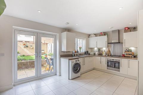 4 bedroom house to rent, Sir Bernard Lovell Road, Malmesbury, SN16