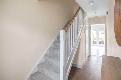 4 bedroom house to rent, Sir Bernard Lovell Road, Malmesbury, SN16
