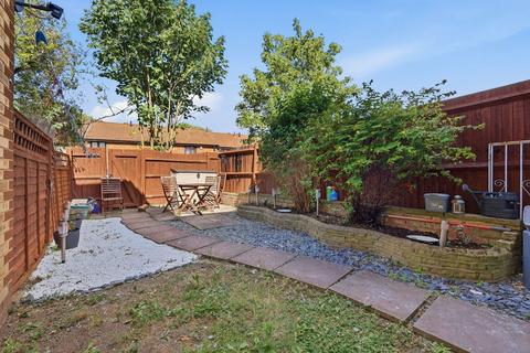 2 bedroom end of terrace house for sale, Southerngate Way, London, SE14 6DN