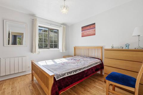 2 bedroom end of terrace house for sale, Southerngate Way, London, SE14 6DN
