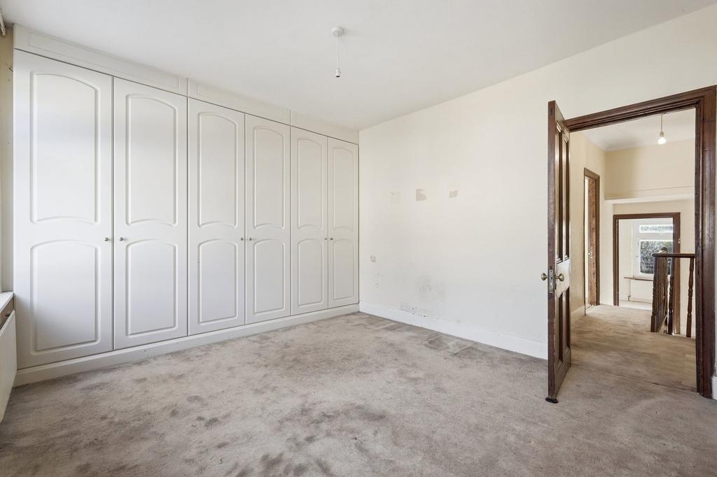 Walk-in wardrobe
